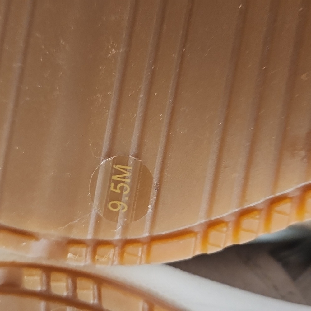 ALEX MARIE WOMEN'S CAMEL ANKLE BOOTS. SIZE 9.5 - Picture 8 of 11